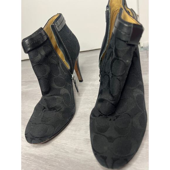 Authentic coach size 6.5 black heeled ankle bootie with silver accent buckle - Picture 4 of 10